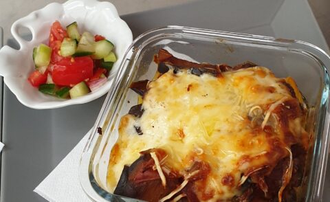vendredi midi et soir sur réservation « moussaka maison »